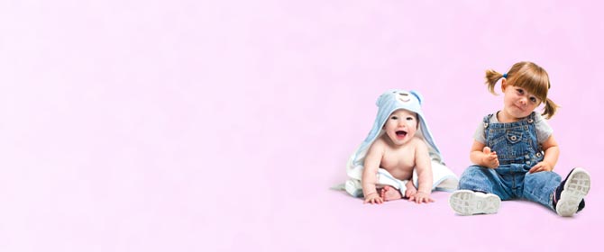 bebé y niño pequeño